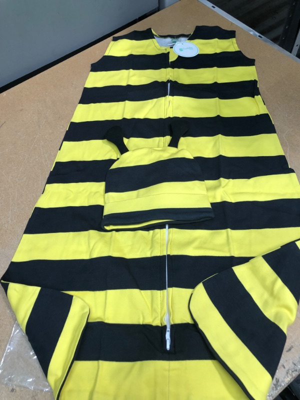 Photo 2 of BUMBLE BEE CUDDLE COTTON WEARABLE BLANKET, Size Large