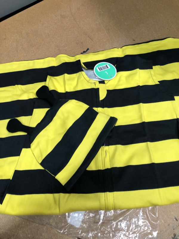 Photo 3 of BUMBLE BEE CUDDLE COTTON WEARABLE BLANKET, Size Large