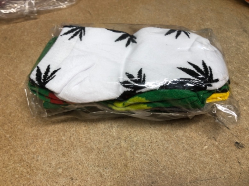 Photo 2 of *STYLES VARY* 5 Pairs Unisex Marijuana Weed Leaf Printed Cotton Short Boat Socks Casual Ankle Socks US 5-9.5