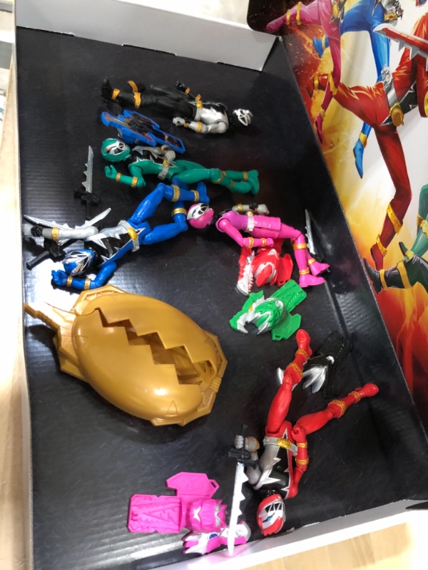 Photo 2 of Power Rangers Dino Fury 5 Ranger Team Multipack 6-Inch Action Figure Toys with Dino Fury Keys and Chromafury Saber Weapon Accessories (Amazon Exclusive)