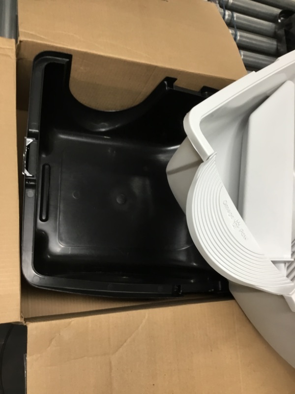 Photo 3 of Omega Paw Elite Self Cleaning Litter Box Large EL-RA20-1
