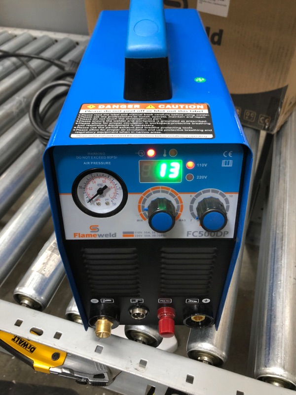 Photo 2 of Plasma Cutter with Pilot Arc, 50A Plasma Cutting Machine Dual Voltage 110/220V Plasma Cutter Equipment Inverter Technology 50/60Hz Clean Cutting Thickness 14mm (FC550DP)
