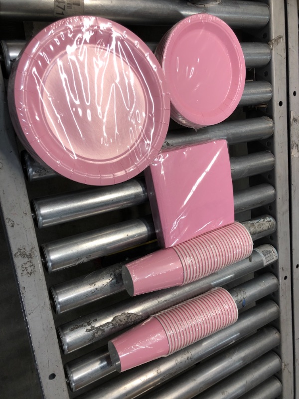 Photo 1 of pink disposable party set cups, napkins, plates