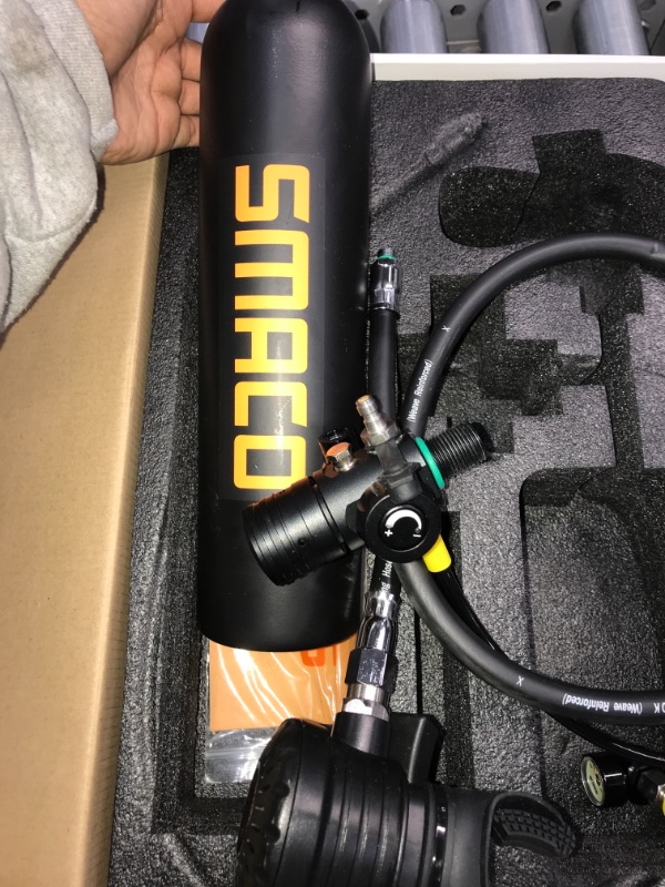 Photo 3 of *One hose is damaged*
SMACO Scuba Tank & Snorkel Mask Diving Gear for Diver Mini Diving Tank Oxygen Cylinder with 15-20 Minutes Capability Diving Oxygen Underwater Breathing Device 1L S400 Pro
