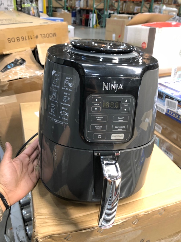 Photo 3 of Ninja 4qt Air Fryer - Black AF101
