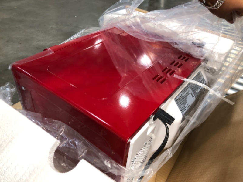 Photo 1 of Magic Chef 0.9 cu. ft. Countertop Microwave in Red