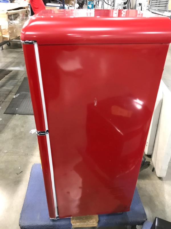 Photo 4 of Galanz GLR40TRDER Retro Compact Refrigerator, 4.0 Cu.Ft Mini Fridge with Dual Doors, Adjustable Mechanical Thermostat with True Freezer, 3 Removable Glass Shelf, 1 Crystal Crisper, 1 Power Cord, Red
