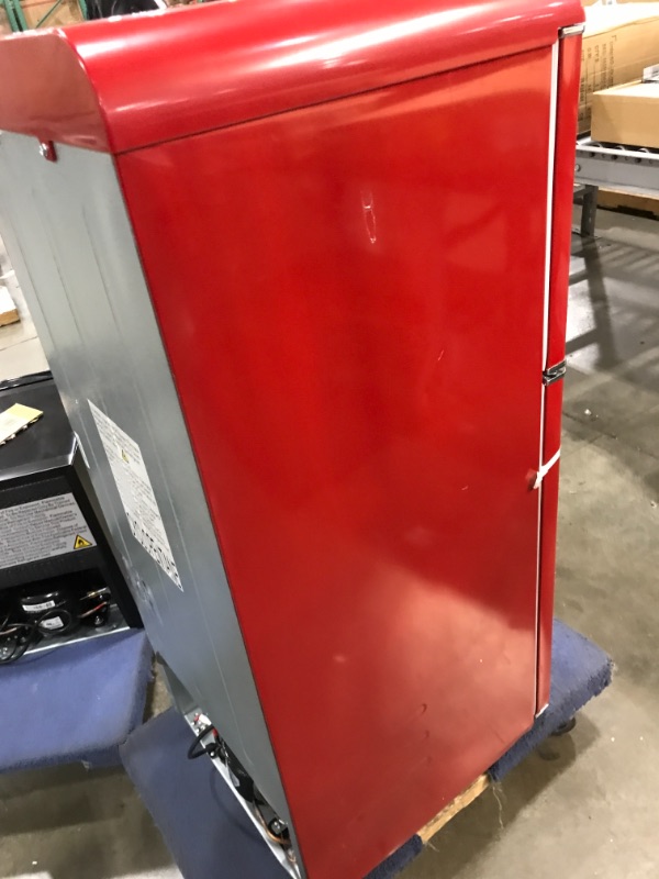 Photo 1 of Galanz GLR40TRDER Retro Compact Refrigerator, 4.0 Cu.Ft Mini Fridge with Dual Doors, Adjustable Mechanical Thermostat with True Freezer, 3 Removable Glass Shelf, 1 Crystal Crisper, 1 Power Cord, Red
