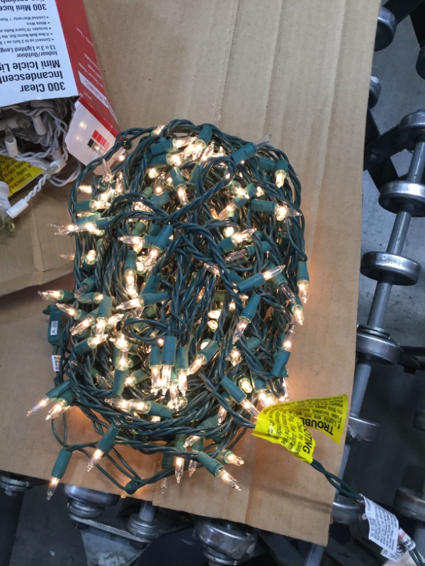 Photo 2 of ASSORTED BAG OF CHRISTMAS LIGHTS 
**USED, MINOR DAMAGE(FEW LIGHTS ARE OUT), MAJORITY LIGHTS FUNCTION, NO STOCK PHOTOS**