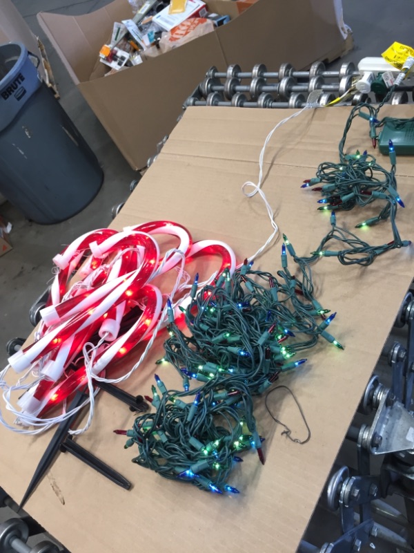 Photo 3 of ASSORTED BAG OF CHRISTMAS LIGHTS 
**USED, MAJORITY FUNCTIONS, DAMAGED, FEW LIGHTS DO NOT GO ON, NO STOCK PHOTOS**