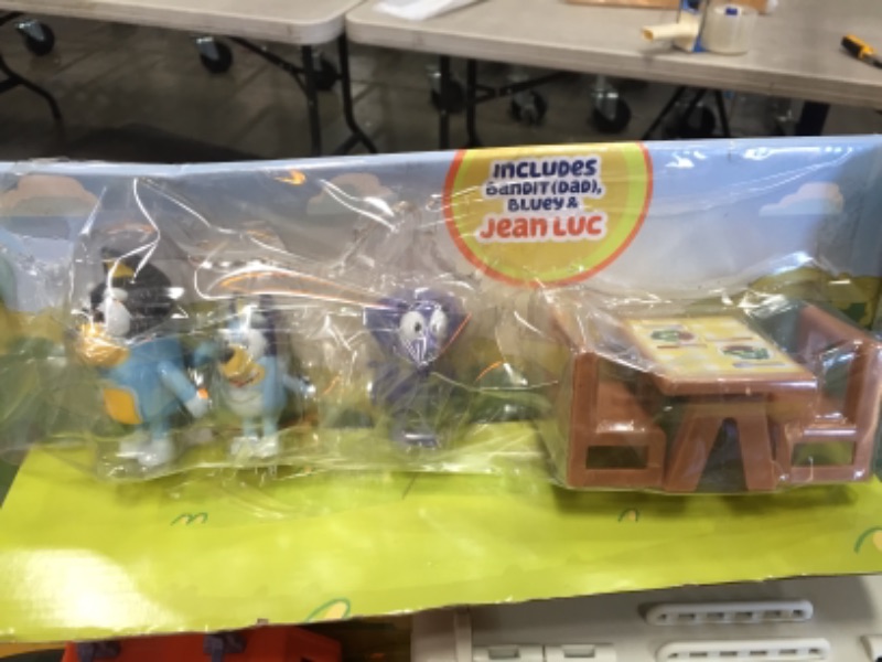 Photo 3 of Bluey's Ultimate Caravan Adventures - Caravan Playset and 2.5-3" Figures
