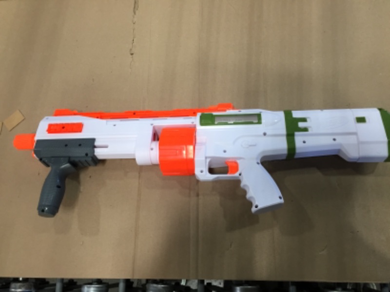 Photo 2 of NERF Halo Bulldog SG Dart Blaster -- Pump-Action, Rotating 10-Dart Drum, Tactical Rails, 10 Official Elite Darts, Skin Unlock Code
**MISSING DARTS, NERF BLASTER ONLY**