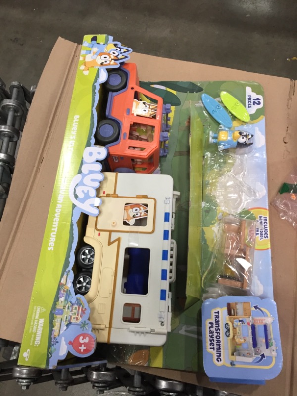 Photo 2 of Bluey's Ultimate Caravan Adventures - Caravan Playset and 2.5-3" Figures
**MISSING FIGURES, COMES WTH ONLY 1 FIGURE**
