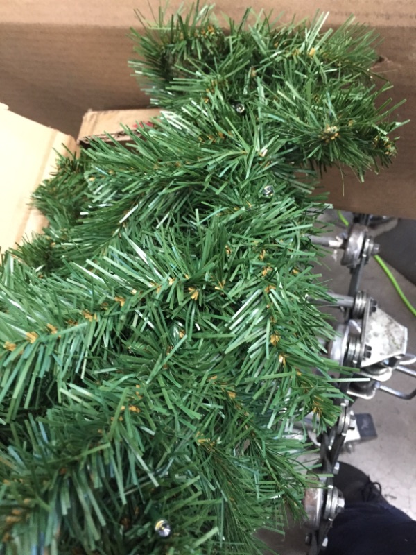 Photo 3 of National Tree Company Pre-Lit Artificial Christmas Garland, Green, Winchester Pine, White Lights, Plug In, Christmas Collection, 9 Feet
*** needs batteries**
