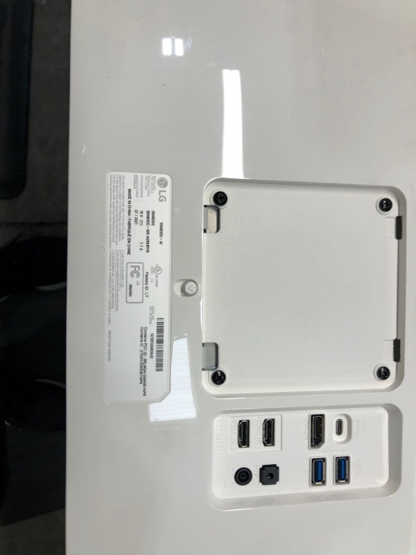 Photo 1 of DAMAGED 
LG 38WK95C-W 38-Inch Class 21:9 Curved UltraWide WQHD+ Monitor with HDR 10 (2018)