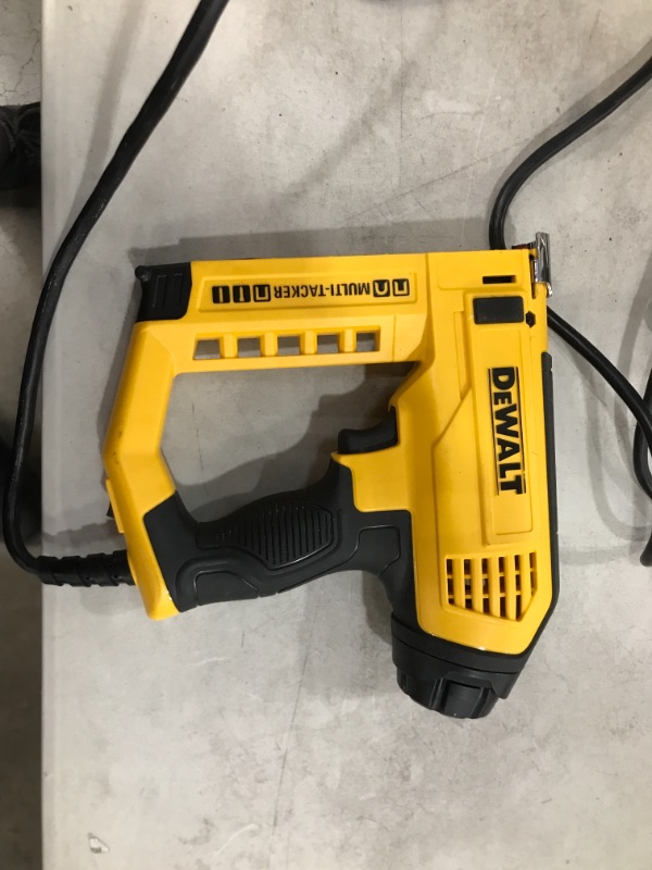 Photo 2 of (SOUNDS POWERLESS WHEN TESTED)
DEWALT 5-in-1 Multi-tacker and Brad Nailer
