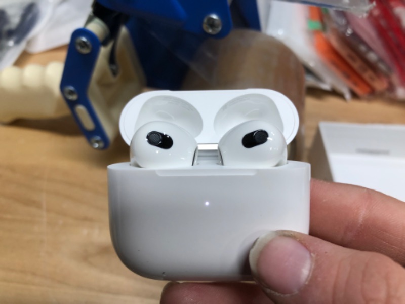 Photo 6 of Apple AirPods (3rd Generation)
