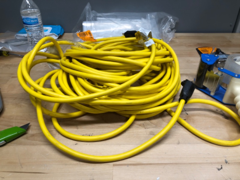 Photo 2 of 100 ft. 12/3 Extension Cord
by Husky
