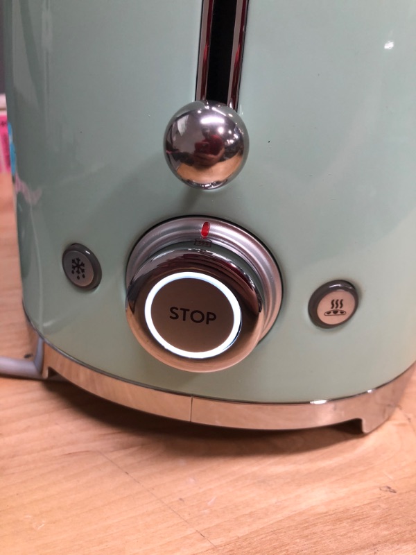 Photo 4 of Smeg TSF02PGUS 50's Retro Style Aesthetic 4 Slice Toaster, Pastel Green
