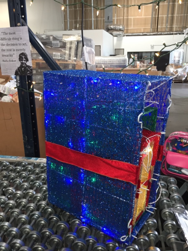 Photo 4 of 4.5 ft Yuletide Lane LED Stacked Gift Box Set Yard Sculpture
AS IS USED