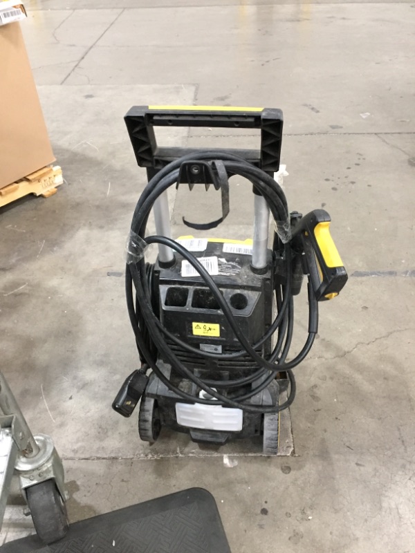 Photo 7 of Stanley SHP2150 Electric Pressure Washer with Spray Gun, Quick Connect Nozzles Foam Cannon, 25' Hose, Max PSI 2150, 1.4 GPM
AS IS USED, MINOR DAMAGE,MISSING COMPONENTS PLEASE SEE PHOTOS 