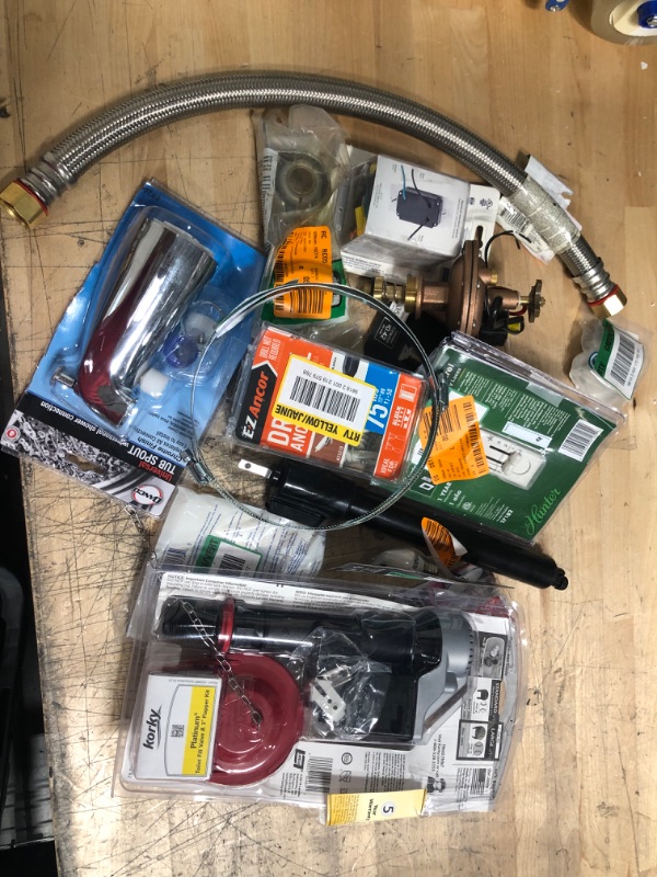 Photo 2 of ** NON REFUNDABLE BUNDLE OF HOME GOODS, HARDWARE AND TOOLS**