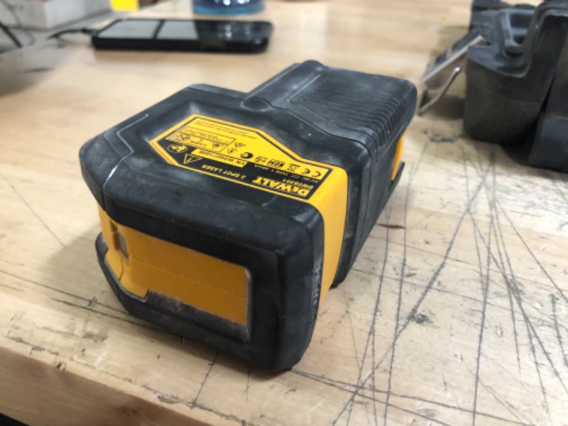 Photo 3 of ***PARTS ONLY*** DeWalt DW08301 3-Spot Laser Level, 100&#039; L
