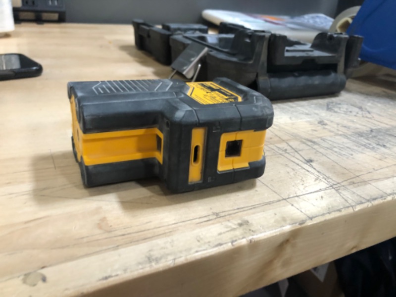 Photo 1 of ***PARTS ONLY*** DeWalt DW08301 3-Spot Laser Level, 100&#039; L
