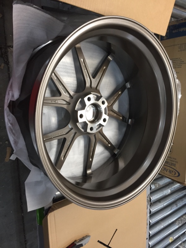 Photo 1 of Verde Custom Wheels V99 Axis Gloss Bronze Wheel (20x9"/5x120mm)
Color:Gloss Bronze
Size:20 x 9 inches
Configuration:5 Holes x 120 mm / (+35mm Offset)