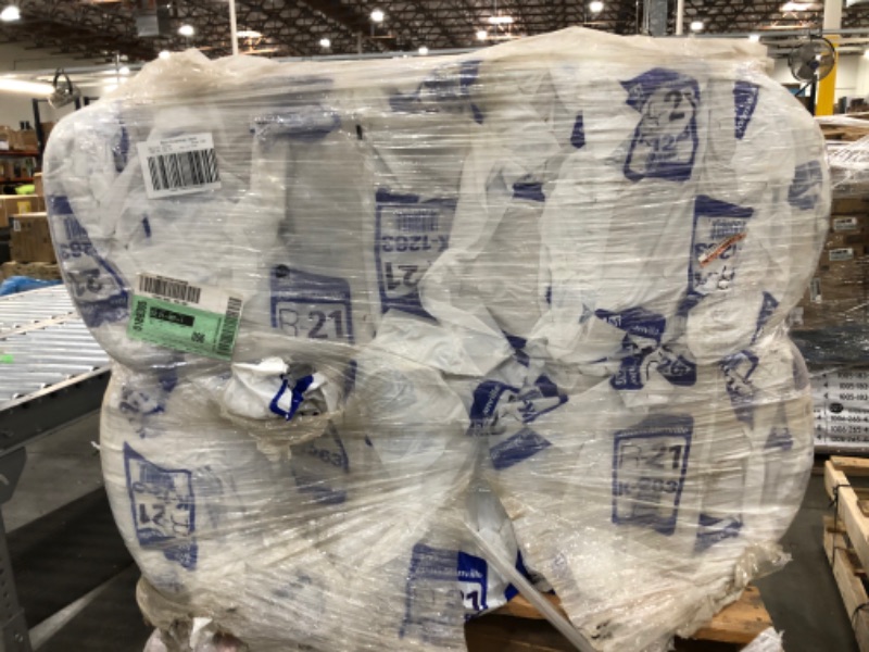 Photo 3 of **SOLD AS IS** PALLET OF 10 INSULATION BAGS**
Johns Manville R21 Kraft Faced Batt Insulation, 67.8-sq. Ft. Coverage, 15 X 93-in.
