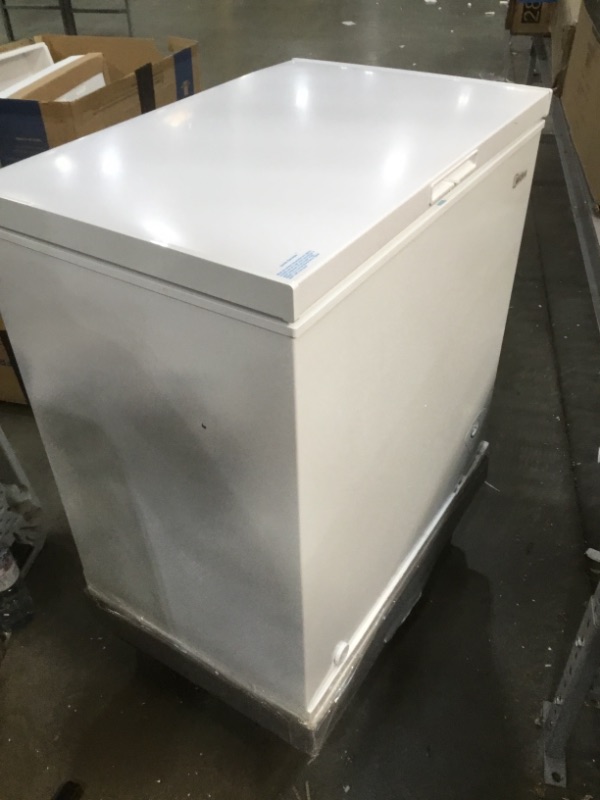 Photo 3 of Midea MRC070S0AWW Chest Freezer, 7.0 Cubic Feet, White
