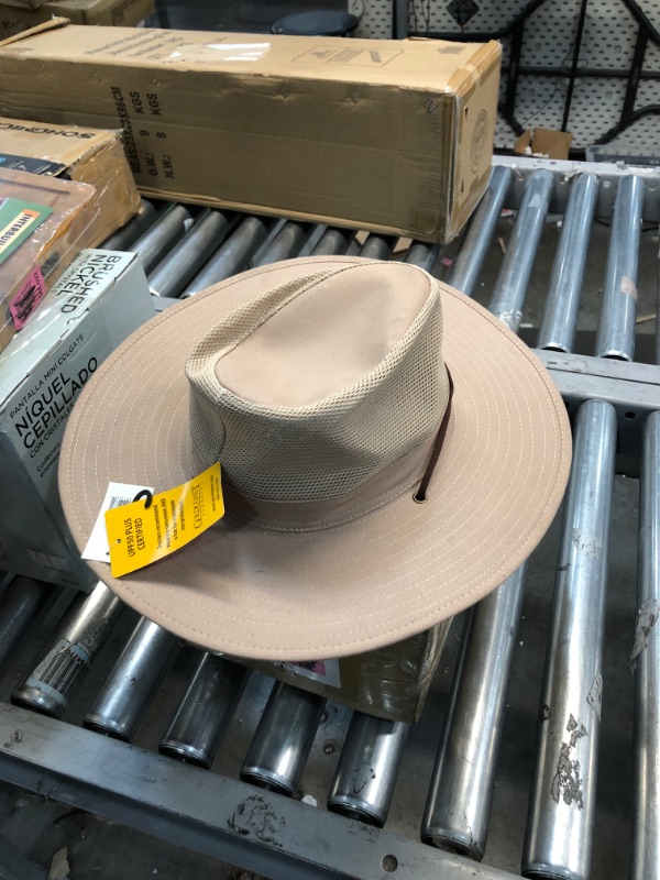 Photo 1 of GOLD COAST SUNWEAR PIKE CROWN SAFARI HAT