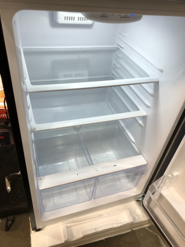 Photo 4 of 10.1 cu. ft. Top Freezer Refrigerator in Platinum Steel
