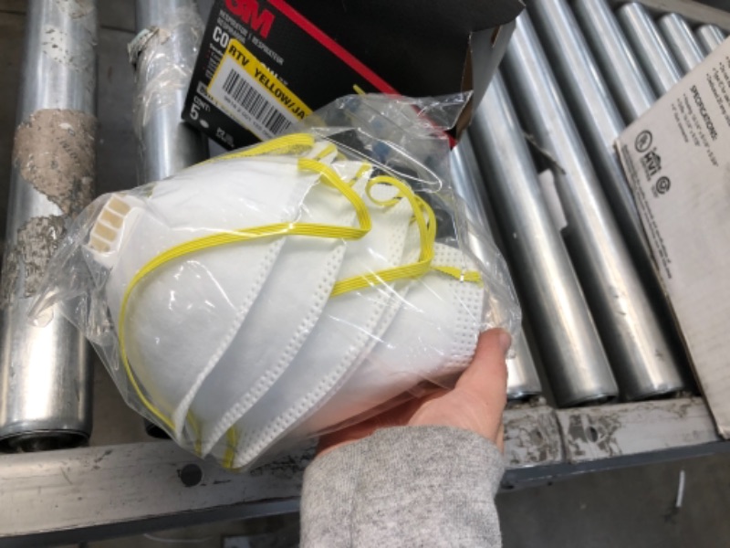 Photo 1 of 3M 8511 N95 Sanding and Fiberglass Valved Respirator (5-Pack)