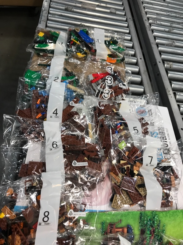 Photo 1 of LEGO Ideas Tree House 21318 Build and Display (3036 Pieces)
3036 Pieces