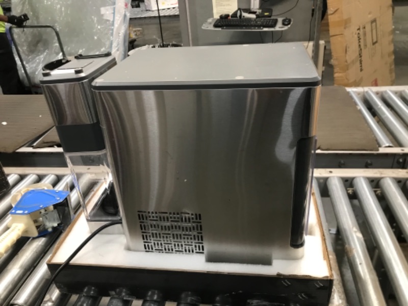 Photo 3 of Countertop Nugget Ice Maker with Side Tank | Portable Ice Machine with Bluetooth Connectivity | Stainless Steel Finish | Up to 24 lbs. of Ice Per Day

//POWERS ON//USED 