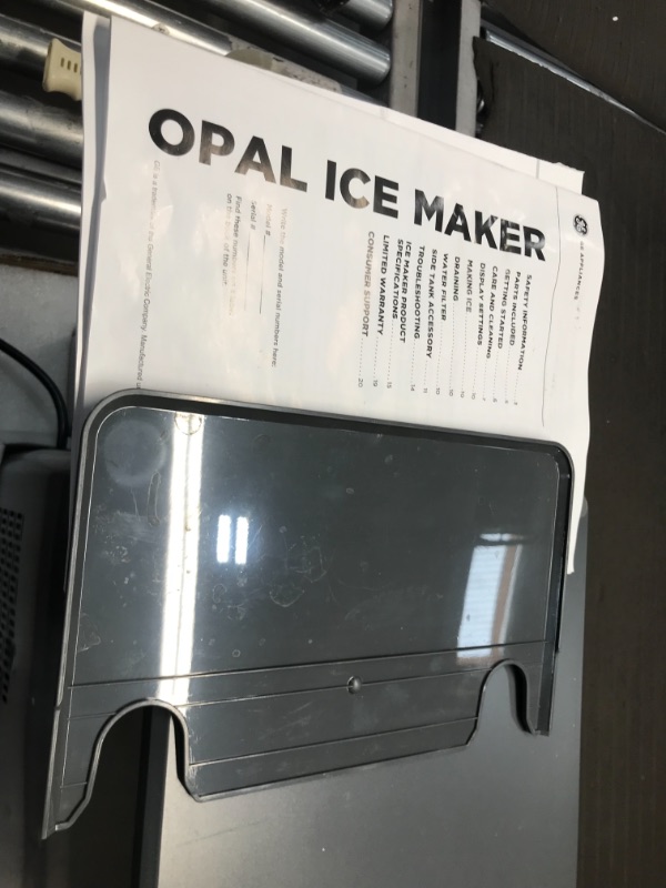 Photo 4 of Countertop Nugget Ice Maker with Side Tank | Portable Ice Machine with Bluetooth Connectivity | Stainless Steel Finish | Up to 24 lbs. of Ice Per Day

//POWERS ON//USED 