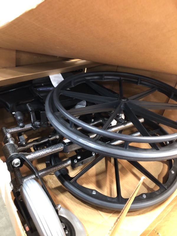 Photo 2 of ***GOOD CONDITION***
Invacare IVC Tracer SX5 Wheelchair