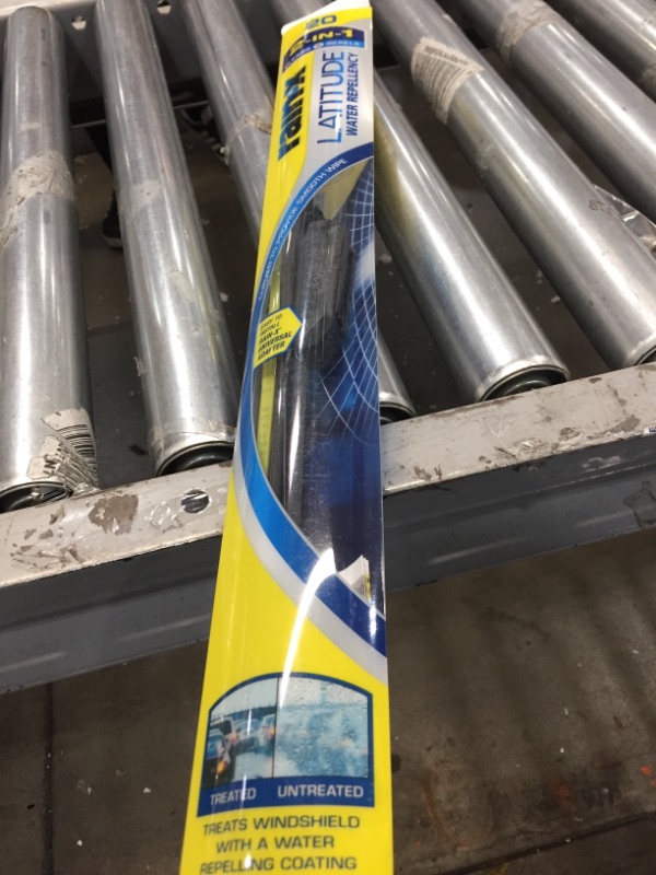 Photo 2 of Rain-X 20" Latitude Water Repellency Wiper Blade