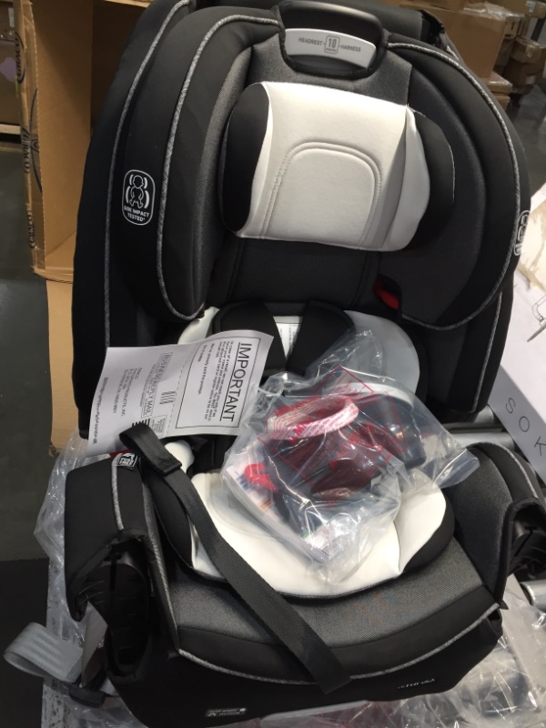 Photo 2 of 20x21.5x24"- Graco 4Ever DLX 4 in 1 Car Seat