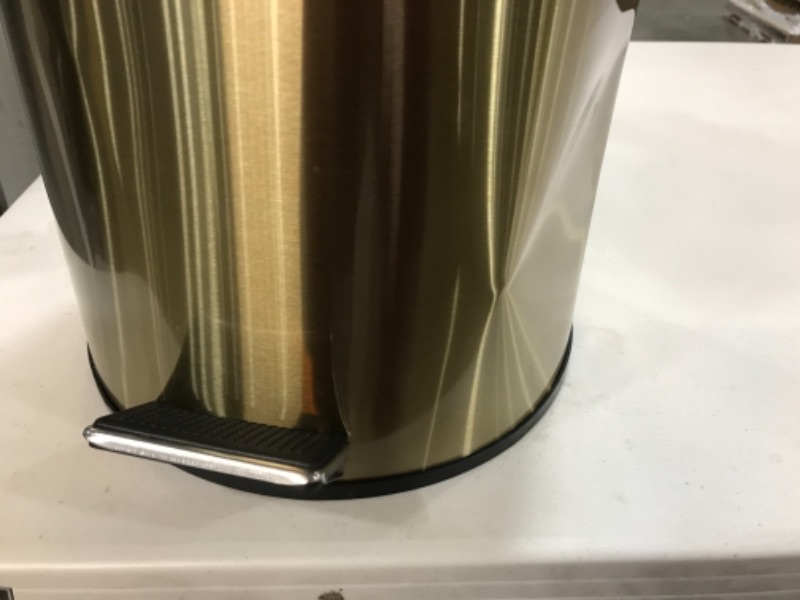 Photo 1 of (UNEVEN LEVER; DENTED SIDE)
mDesign Small Round Step Trash Can Garbage Bin, Removable Liner, 5L
