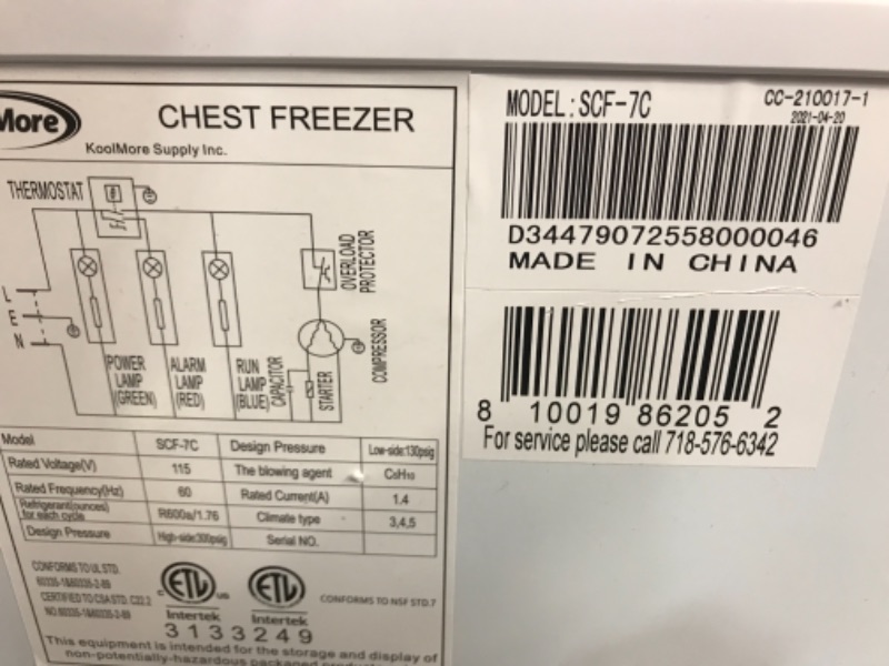 Photo 6 of (DENTED CORNERS)
KoolMore SCF-7C Deep Chest Freezer with Two Wire Basket, 7 cu. ft. 