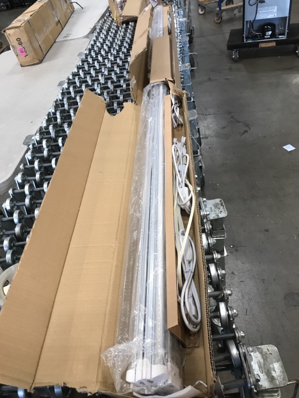 Photo 1 of Barrina LED Shop Light Fixture 8ft, T8, 72W 9000lm 5000K, Clear Cover, V Shape, Daylight White, Tube Light, Hight Output, Bulbs for Garage, Warehouse, Plug and Play (Pack of 6)
