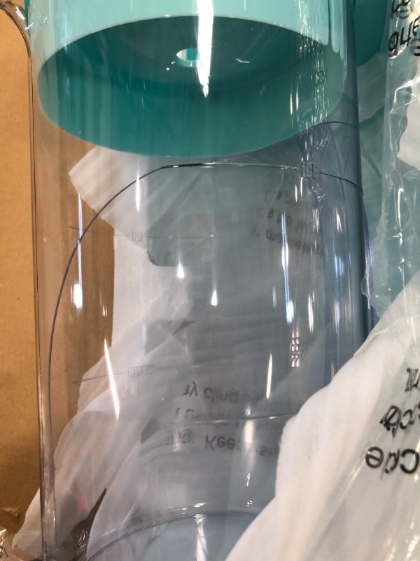 Photo 1 of Brentwood KT-2150BL Iced Tea and Coffee Maker with 64 Ounce Pitcher, Blue
PITCHER CRACKED.