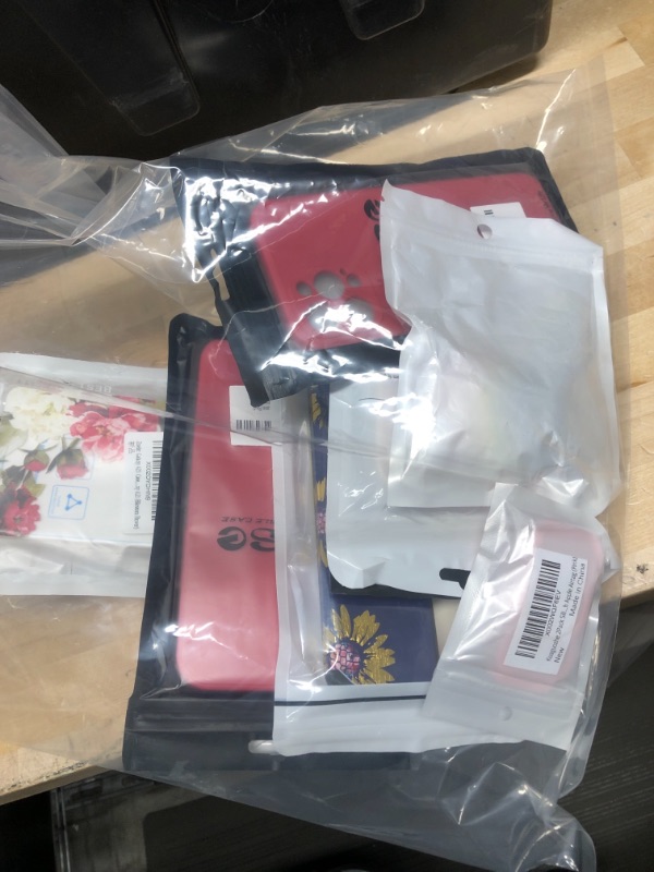 Photo 1 of GENERAL POST//NON-REFUNDABLE: Mixed lot of phone cases & accessories 