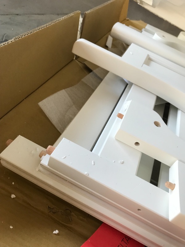 Photo 1 of Delta Children Lancaster 4-in-1 Convertible Crib - Bianca White
AS IS USED, WOODEN DOWELS STILL ATTCAHTED (MAY EFFECT ITS FUNCTIONALITY) 