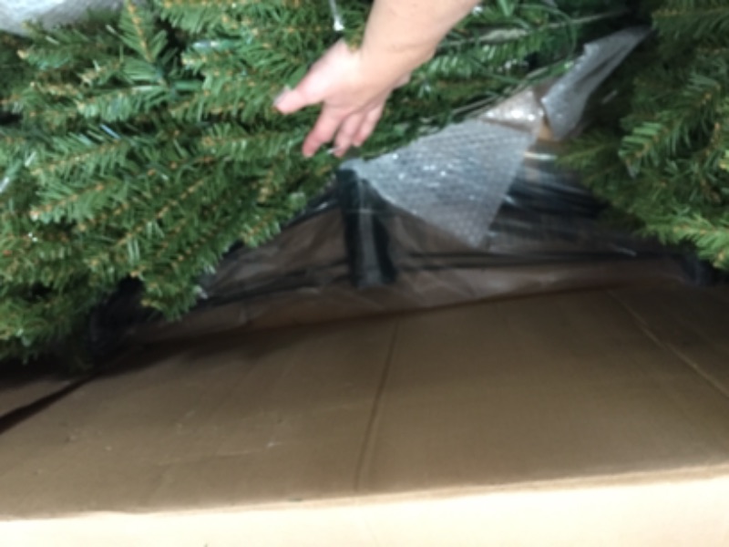 Photo 1 of National Tree Company Pre-Lit Artificial Full Christmas Tree, Green, Dunhill Fir, Dual Color LED Lights, Includes Stand, 9 Feet
PREVIOUSLY OPENED