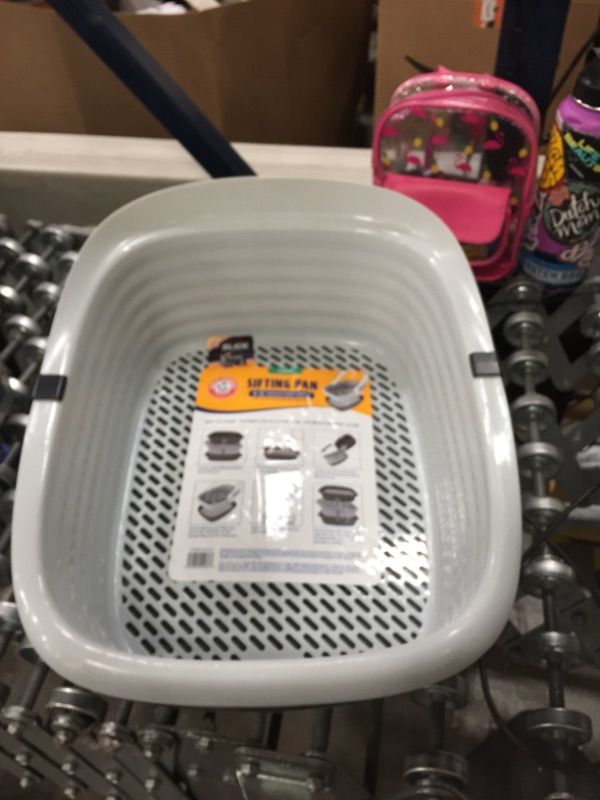 Photo 1 of Arm & Hammer Sifting Litter Pan - L
AS IS USED