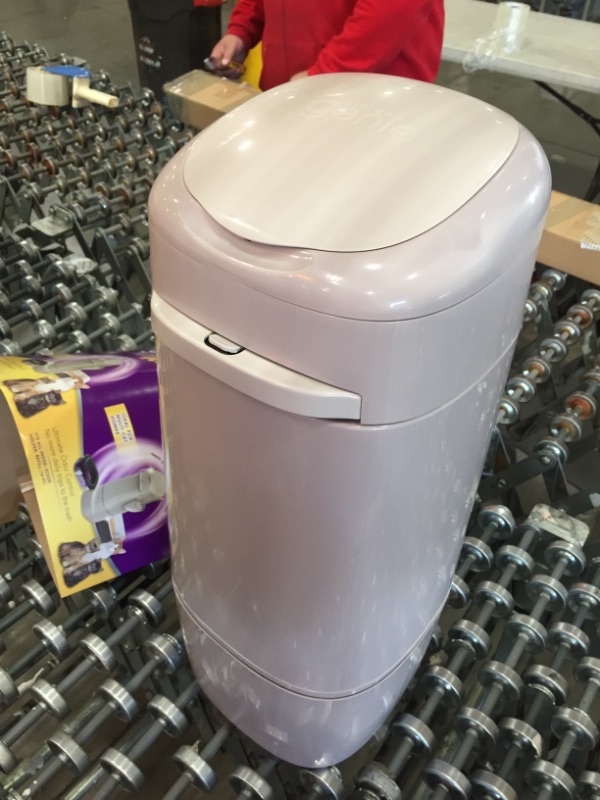 Photo 1 of Litter Genie XL Pail Ultimate Cat Litter Disposal System Locks Away Odors Silver
**WON'T OPEN**