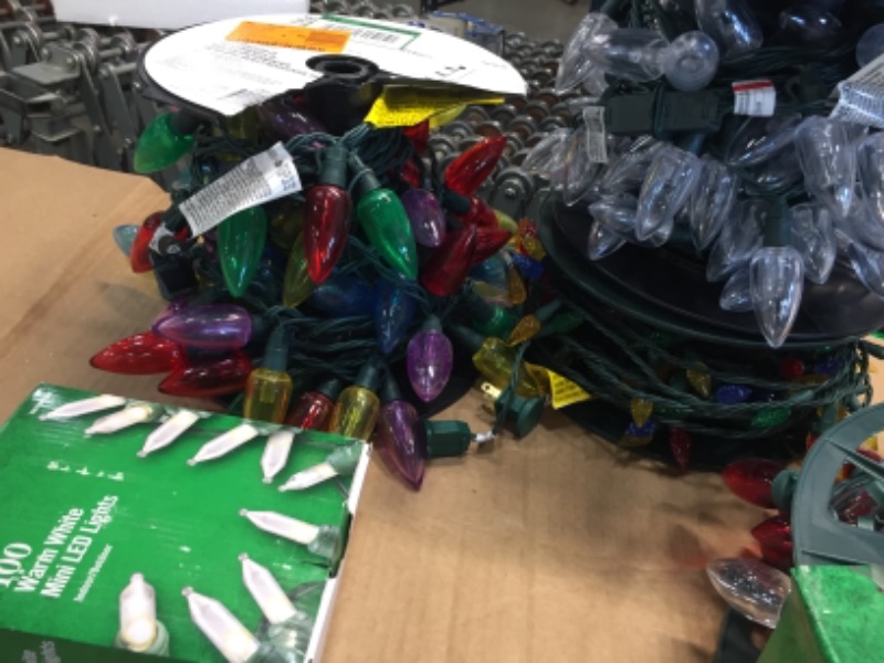 Photo 3 of ASSORTED BAG OF CHRISTMAS LIGHTS
**USED, NO STOCK IMAGE, NO RETURNS, SOLD AS IS, SOME LIGHTS DO NOT FUNCTION,(VERY FEW), MAJORITY FUNCTION**
